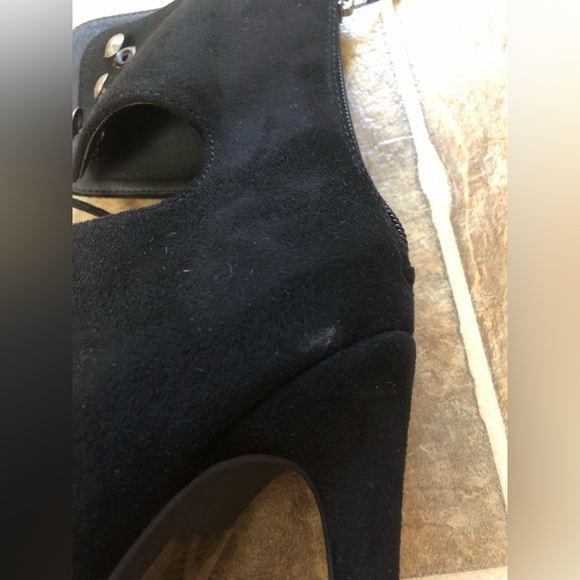 M & L HIGH HEEL FAUX SUEDE BOOTIES SIZE: 8.5 - Picture 9 of 9